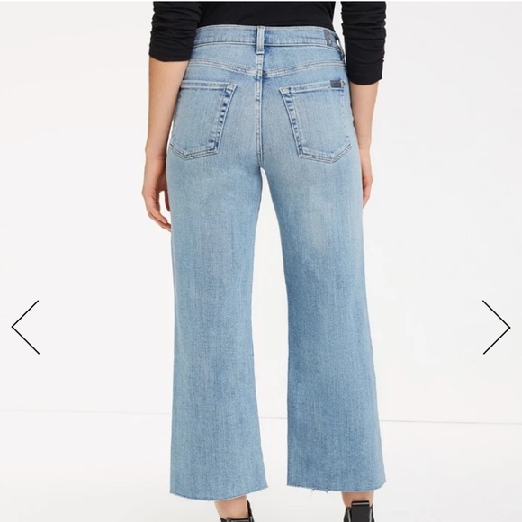 7 For All Mankind cropped alexa with cut hem light wash jeans - Picture 2 of 6